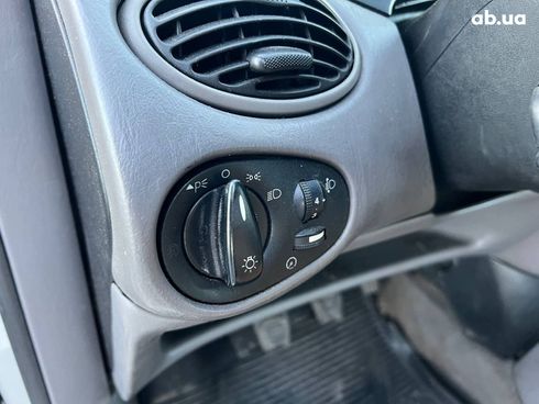 Ford Focus 2001 серый - фото 37