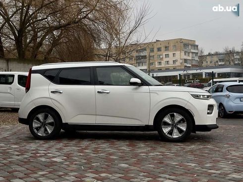 Kia Soul EV 2020 - фото 9