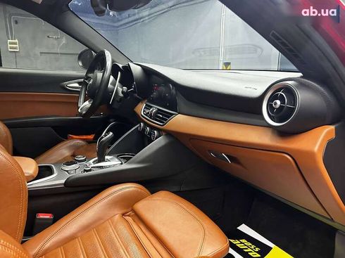 Alfa Romeo Giulia 2020 - фото 16