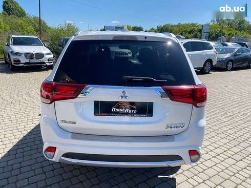 Mitsubishi Outlander 2018 - фото 6