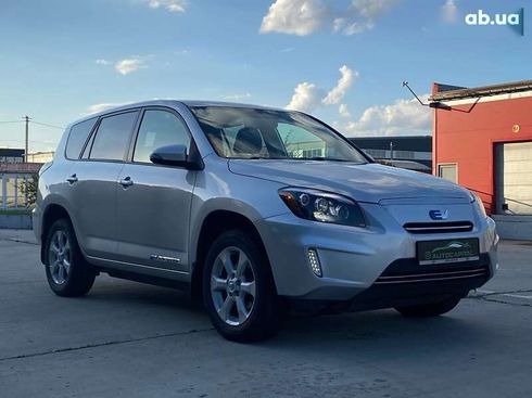 Toyota RAV4 2012 - фото 4