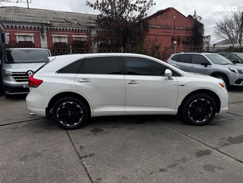 Toyota Venza 2012 белый - фото 8