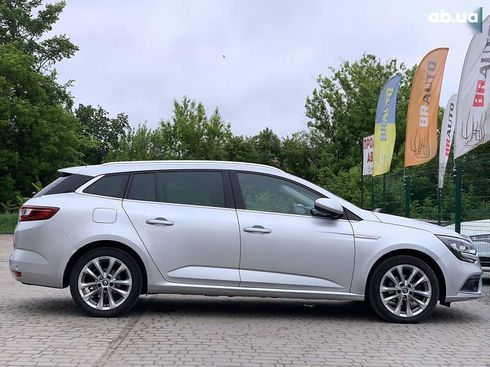 Renault Megane 2017 - фото 24