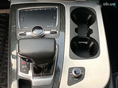 Audi Q7 2018 - фото 25