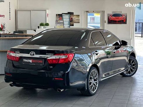 Toyota Camry 2012 - фото 9