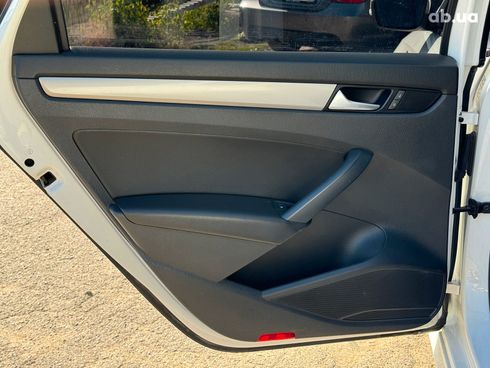 Volkswagen Passat 2015 белый - фото 21