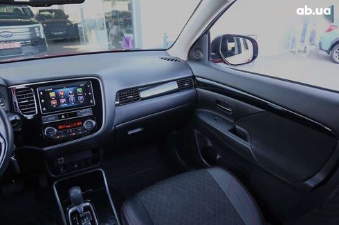 Mitsubishi Outlander 2018 - фото 15