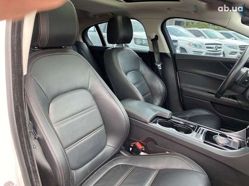 Jaguar XE 2015 - фото 23