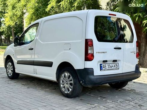 Peugeot Partner 2014 - фото 11