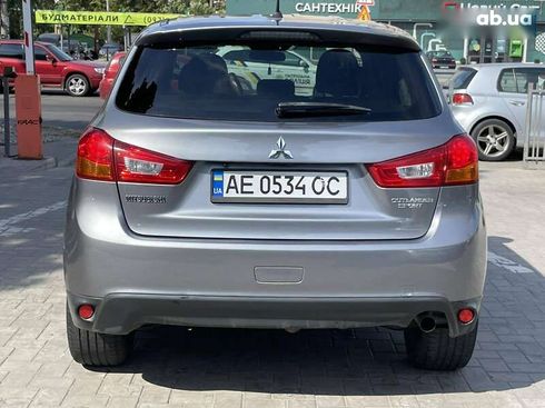 Mitsubishi Outlander 2015 - фото 5
