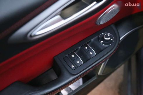 Alfa Romeo Giulia 2017 - фото 17