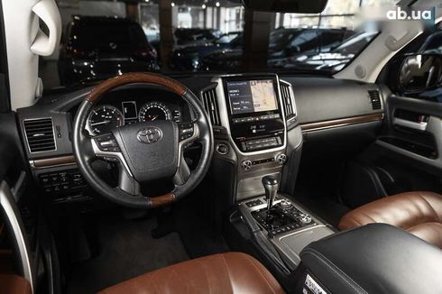 Toyota Land Cruiser 2018 - фото 18