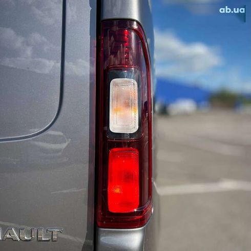Renault Trafic 2019 - фото 13