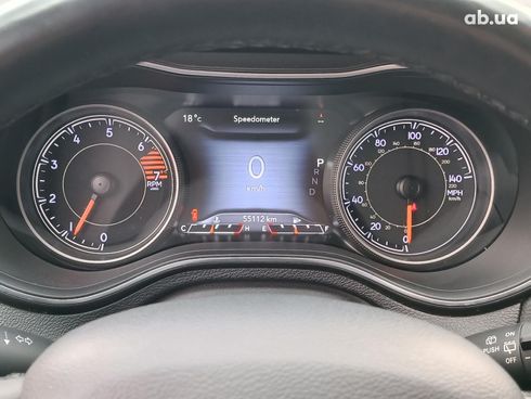 Jeep Cherokee 2018 серый - фото 26