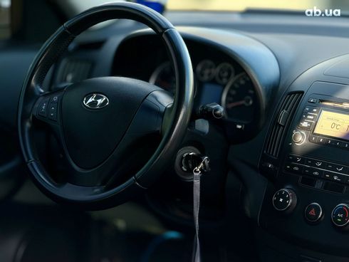 Hyundai i30 2011 белый - фото 15