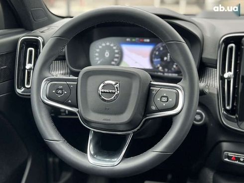 Volvo XC40 2022 - фото 25