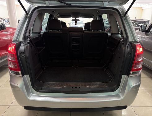 Opel Zafira 2010 серебристый - фото 9