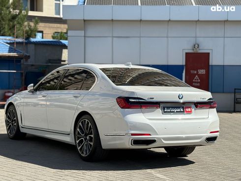 BMW 7 серия 2019 белый - фото 9
