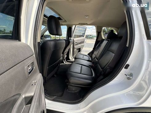 Mitsubishi Outlander 2015 - фото 23