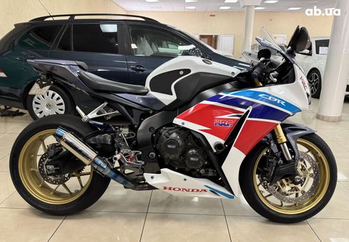 Honda CBR 2014 белый - фото 8