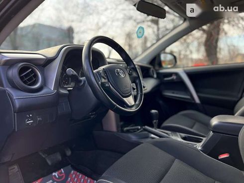 Toyota RAV4 2018 - фото 21