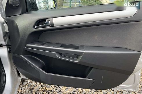 Opel Astra 2010 - фото 25