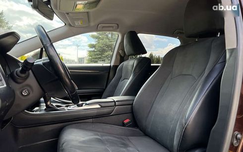 Lexus RX 2019 - фото 14