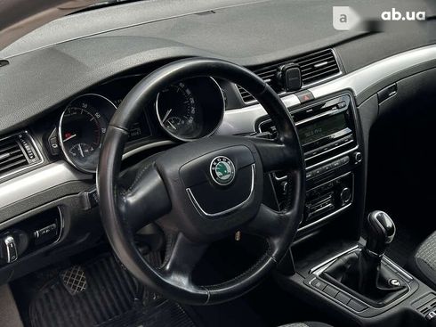 Skoda Superb 2012 - фото 30