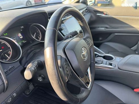 Toyota Camry 2019 - фото 11