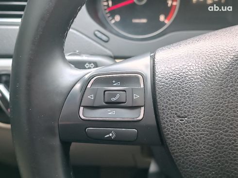 Volkswagen Jetta 2012 бежевый - фото 27