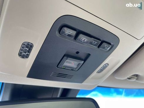Toyota Camry 2020 - фото 18