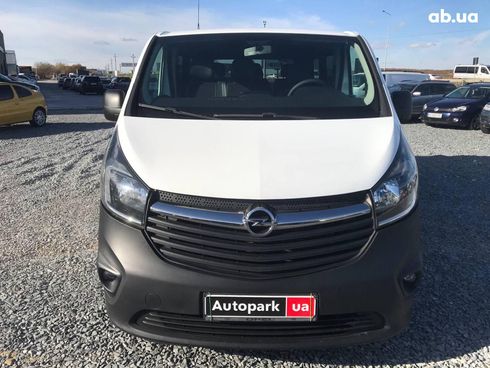 Opel Vivaro 2015 белый - фото 2