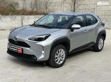 Купити Toyota Yaris гібрид бу в Києві - купити на Автобазарі