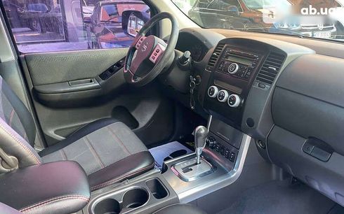 Nissan Navara 2011 - фото 14