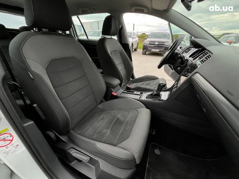Volkswagen Golf 2020 белый - фото 24