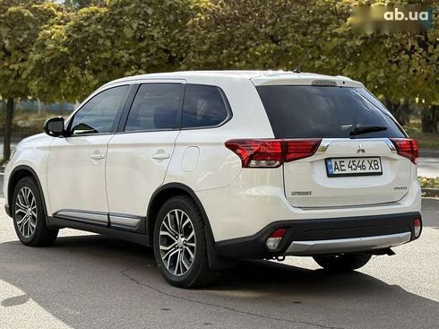 Mitsubishi Outlander 2015 - фото 4