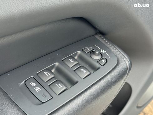 Volvo XC60 2023 белый - фото 21