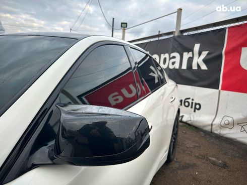 Infiniti Q50 2018 белый - фото 14