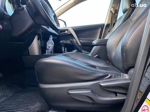Toyota RAV4 2016 черный - фото 17