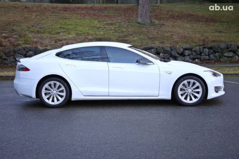 Tesla Model S 2016 белый - фото 5