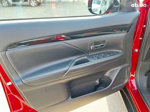 Mitsubishi Outlander 2021 - фото 13