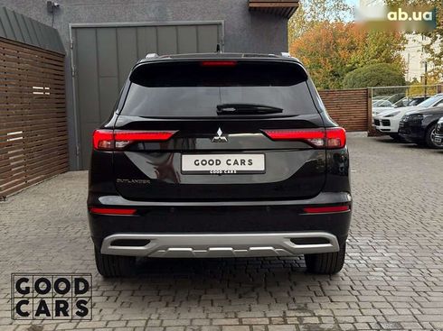 Mitsubishi Outlander 2022 - фото 6