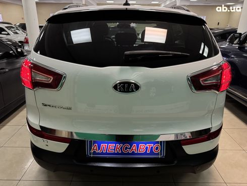 Kia Sportage 2012 белый - фото 3