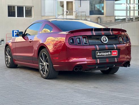 Ford Mustang 2013 красный - фото 13