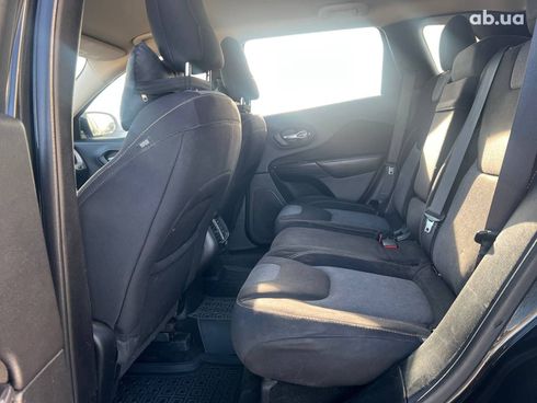 Jeep Cherokee 2013 черный - фото 29