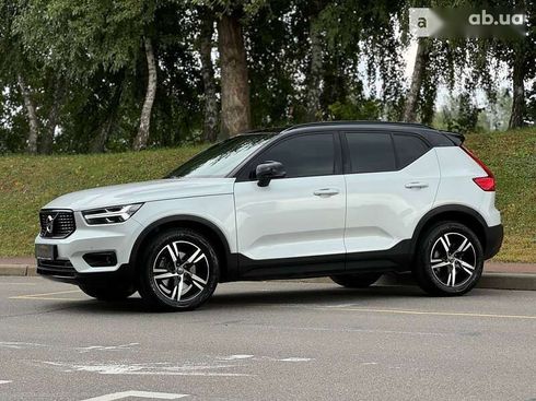 Volvo XC40 2020 - фото 8