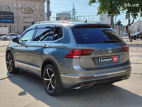 Volkswagen Tiguan 2020 серый - фото 9