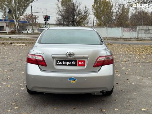 Toyota Camry 2007 серый - фото 6