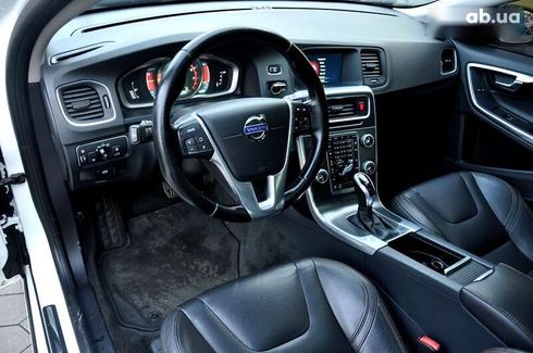 Volvo V60 Cross Country 2015 - фото 18