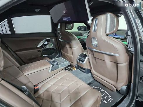 BMW i7 2024 - фото 15